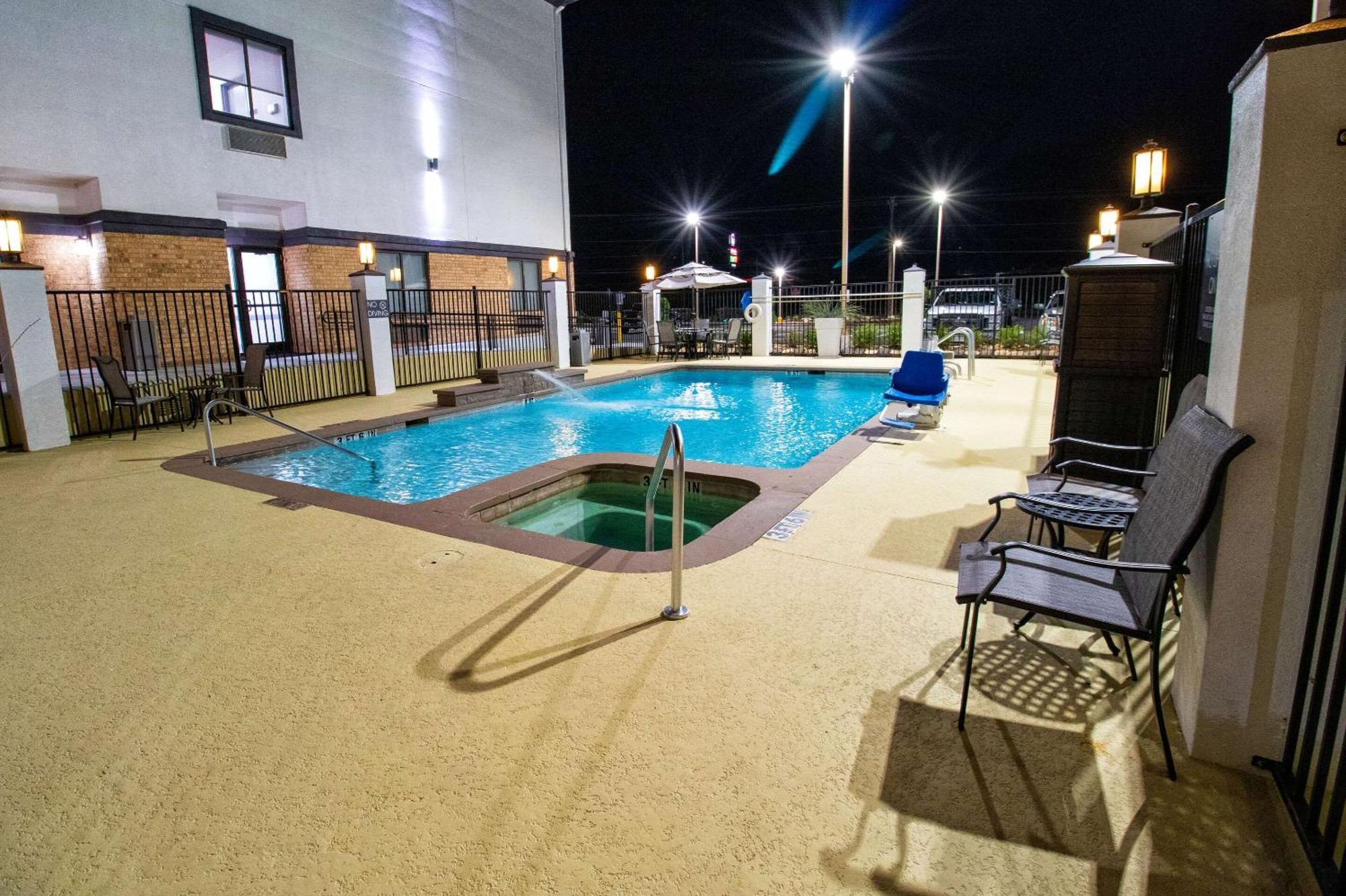 Best Western Plus Schulenburg Inn & Suites Екстер'єр фото